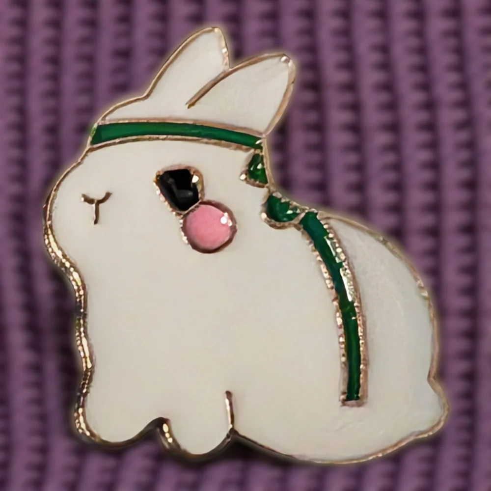 Adorable White Kung Fu (Bun Fu?) Rabbit Pin - Picture 1 of 4